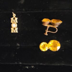 New Avon Mom Charm & Vintage Yellow Screwback Earrings